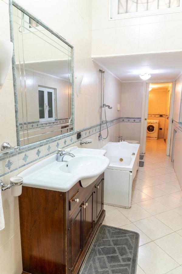 Deluxe With Garden In Vomero