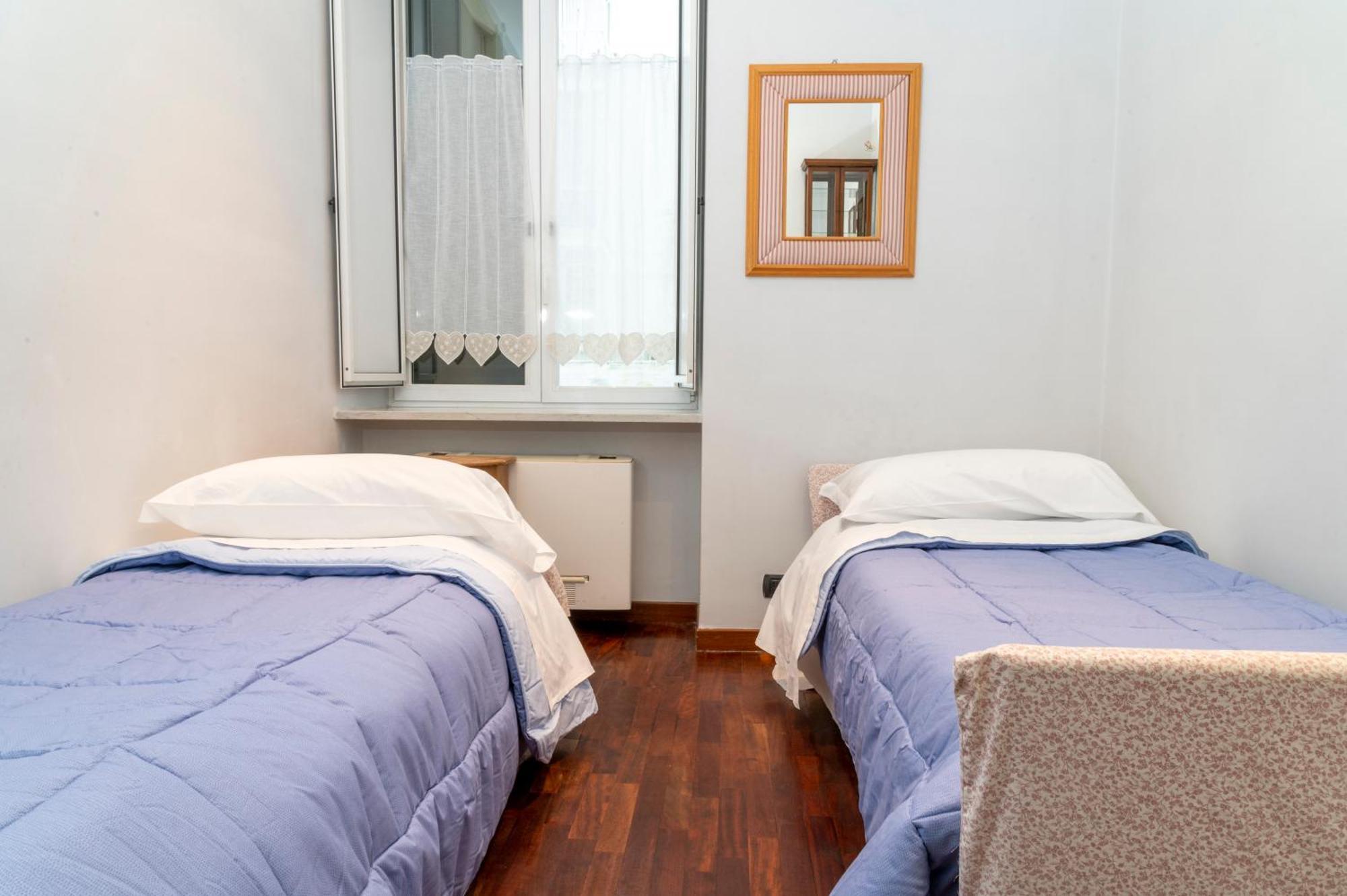Deluxe With Garden In Vomero Napels