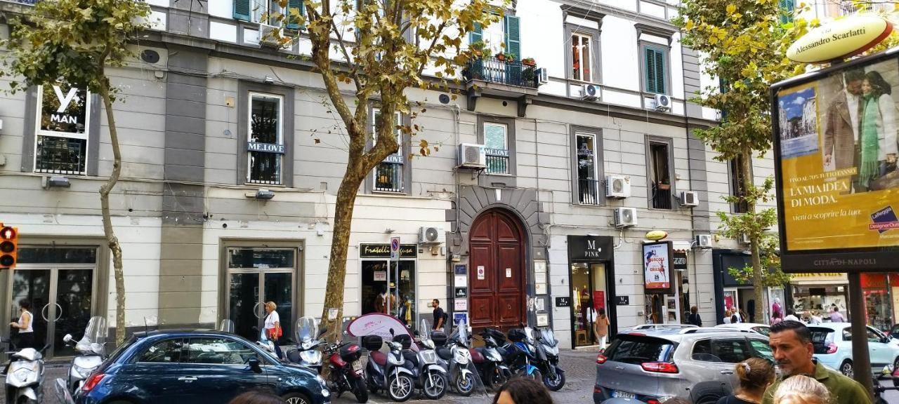 Appartement Deluxe With Garden In Vomero Napels
